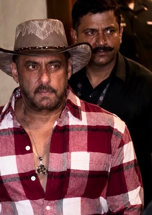 Salman Khan’s New Look Goes Viral, Three-Stone Pendant Becomes the Internet’s Latest Buzz