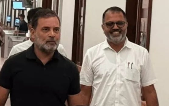 Rahul Gandhi, Congress MPs Arrive in Black at Parliament to Protest NEET Paper Leak