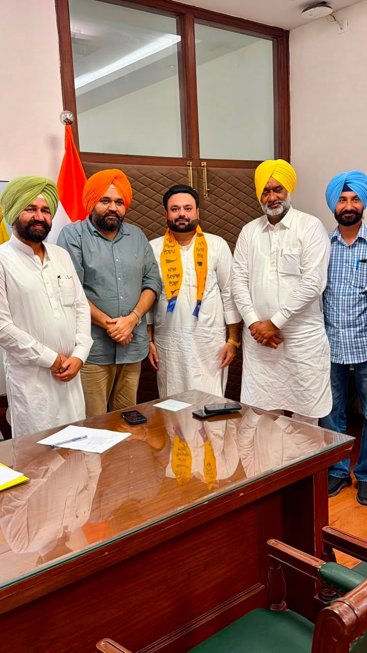 SAD (Badal) Youth Leader Hanish Bansal Joins AAP in Mansa