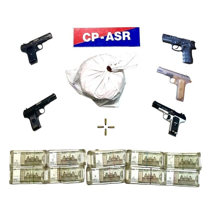 Amritsar Police Bust Cross-Border Arms and Drug Smuggling Module; Four Arrested, 2 Kg Heroin Seized