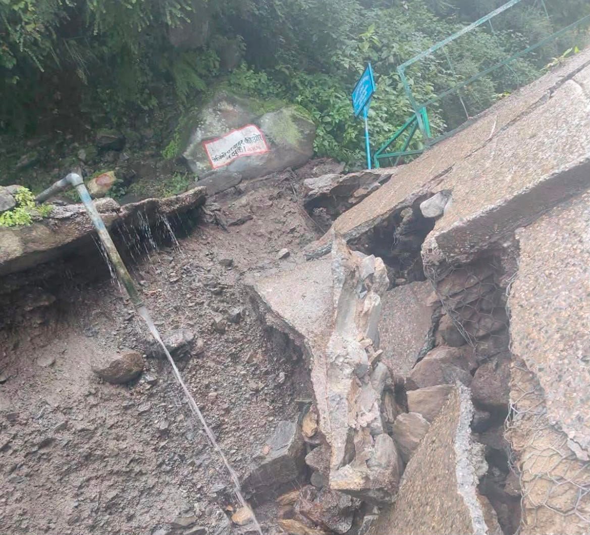 Fresh Landslides Block Yamunotri Highway; Heavy Rain Raises Yamuna Water Level
