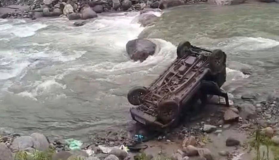 SUV Falls into Gorge in Manali; Two Killed, Three Injured