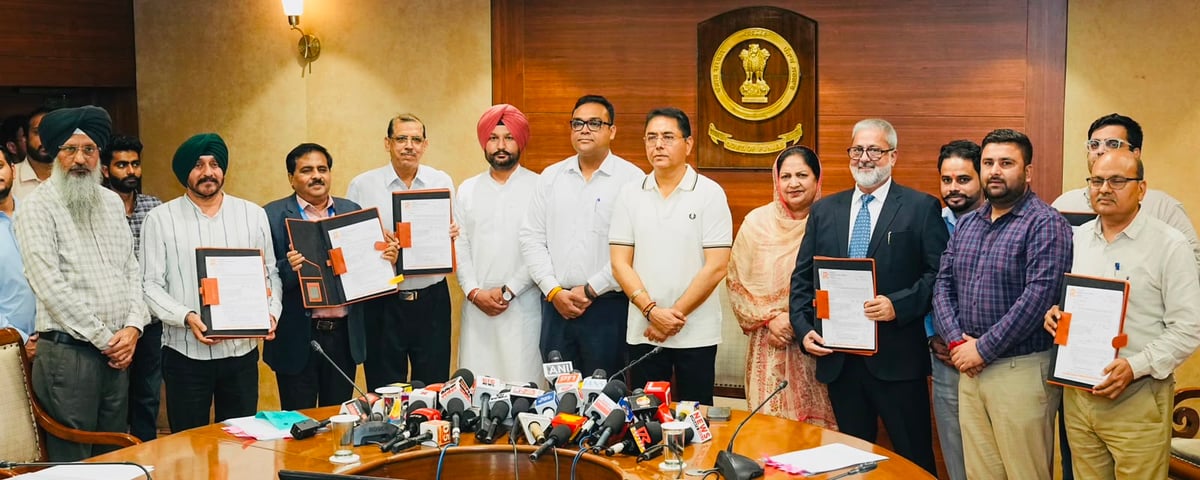 ₹470 crore plan to light every Punjab village with solar LED street lights : Aman Arora 