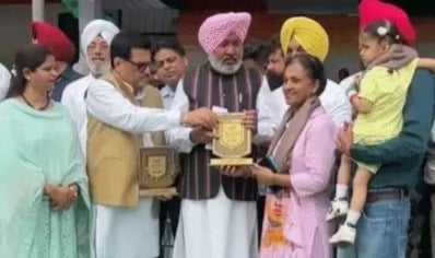 Cheema unfurls Tricolour in Ludhiana, honours social contributors 