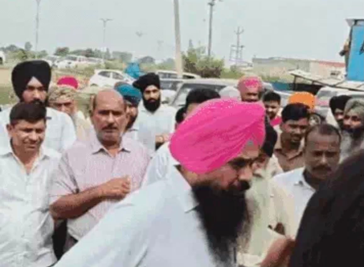 Malvinder Singh Kang slams GMADA, calls it a ‘centre of loot’