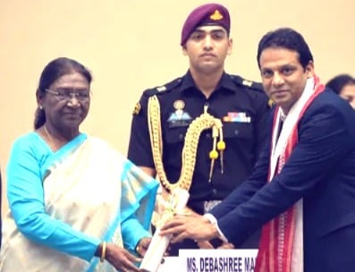 Chandigarh science teacher receives National award from President Murmu