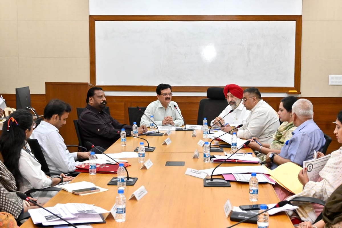 https://punjabnewsline.com/r2-images/news/full106355-0.jpg?t=1788787486670