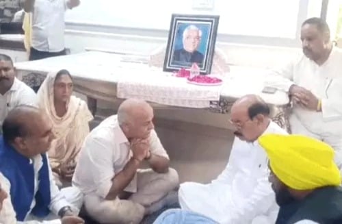 Manish Sisodia condoles former minister Chunni Lal Bhagat ’s Death, criticises centre over UPI policy