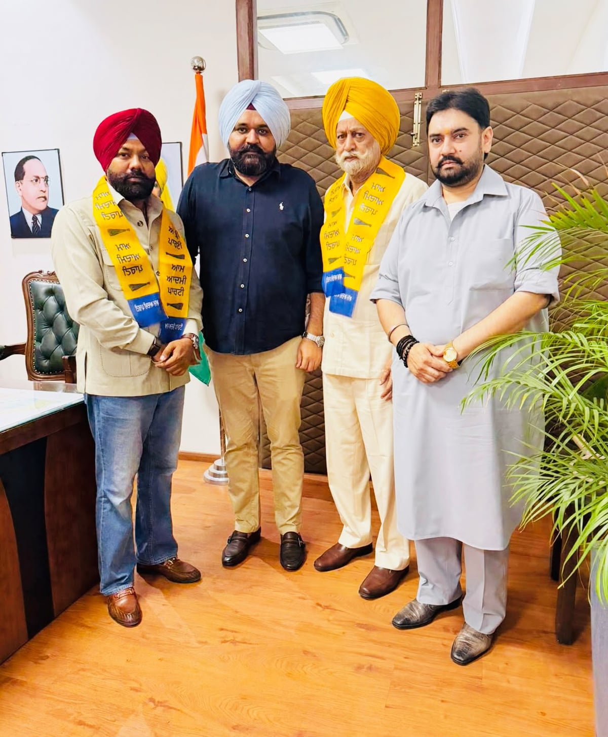 Three-Time Akali MLA Ranjit Singh Chhajjalwaddi joins AAP along with son