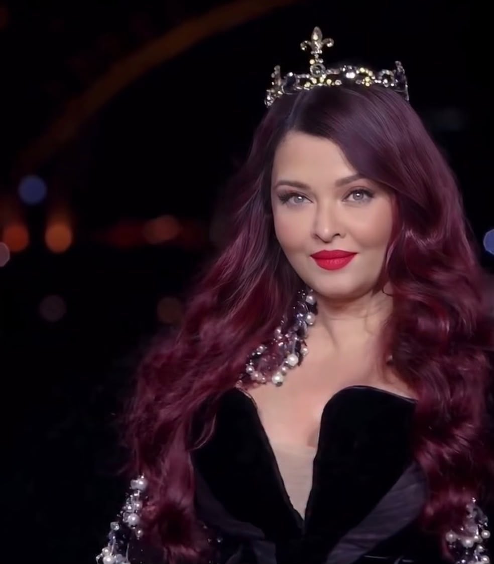 Aishwarya Rai Bachchan steals the spotlight at Paris Fashion Week 2026
