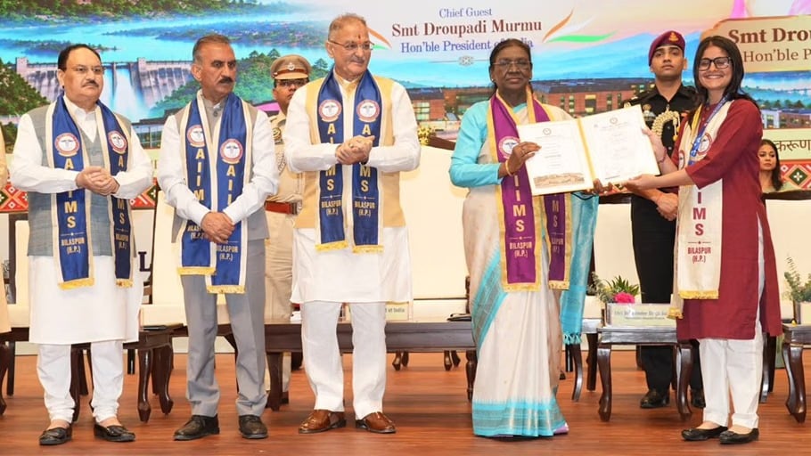 President Murmu’s visit to Bilaspur: degrees, gold medals conferred to students at AIIMS convocation