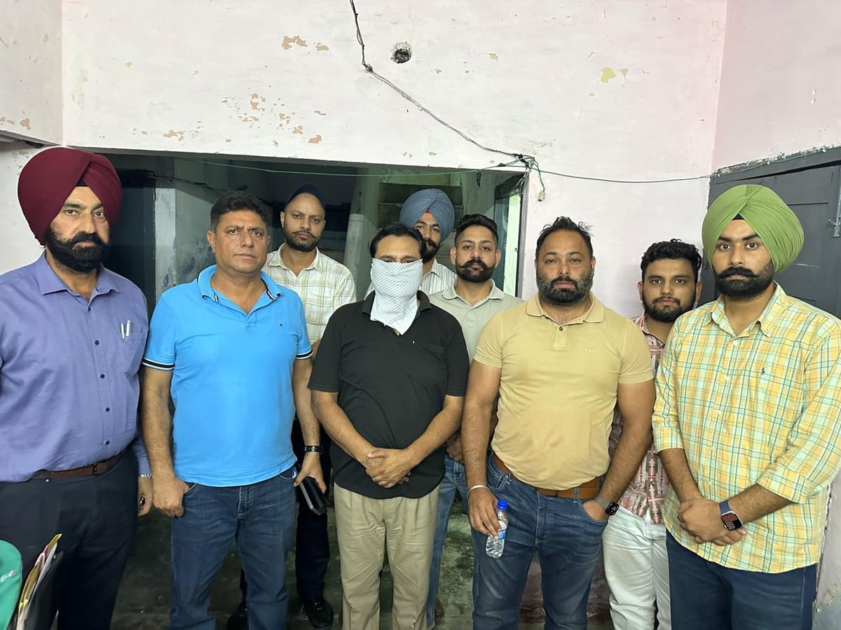 Pathankot SHO arrested red-handed while accepting ₹1 lakh bribe