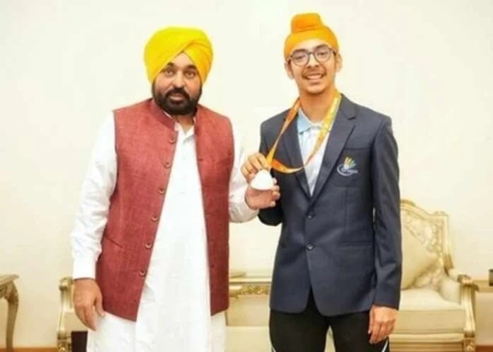 Punjab CM Bhagwant Mann Hails Jagsher Singh Khangurra After Historic World Junior Badminton Bronze