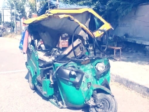 Horrific Auto-Truck collision on Jalandhar National highway; 2 killed, 9 injured